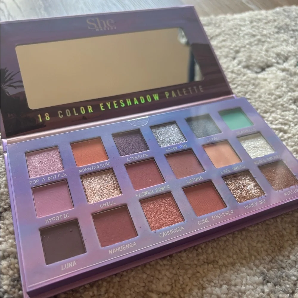 She Makeup Nebula Eyeshadow Palette